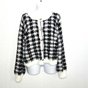 Davi & Dani Full Size Fuzzy Houndstooth Button Down Soft Sweater Size 3XL NWT